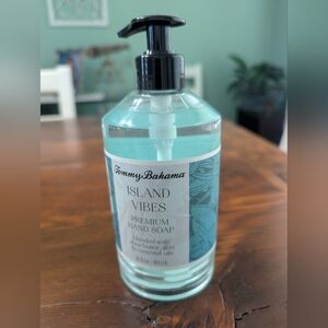 Tommy Bahama "Island Vibes" Liquid Hand Soap